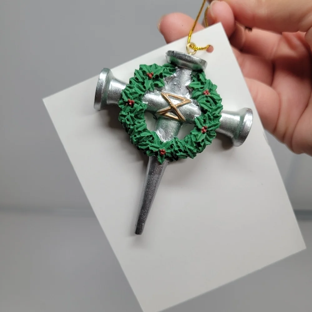 Vintage The Holly Wreath Cross Of‎ Nails Jesus Ornament Card Gift Present Resin
